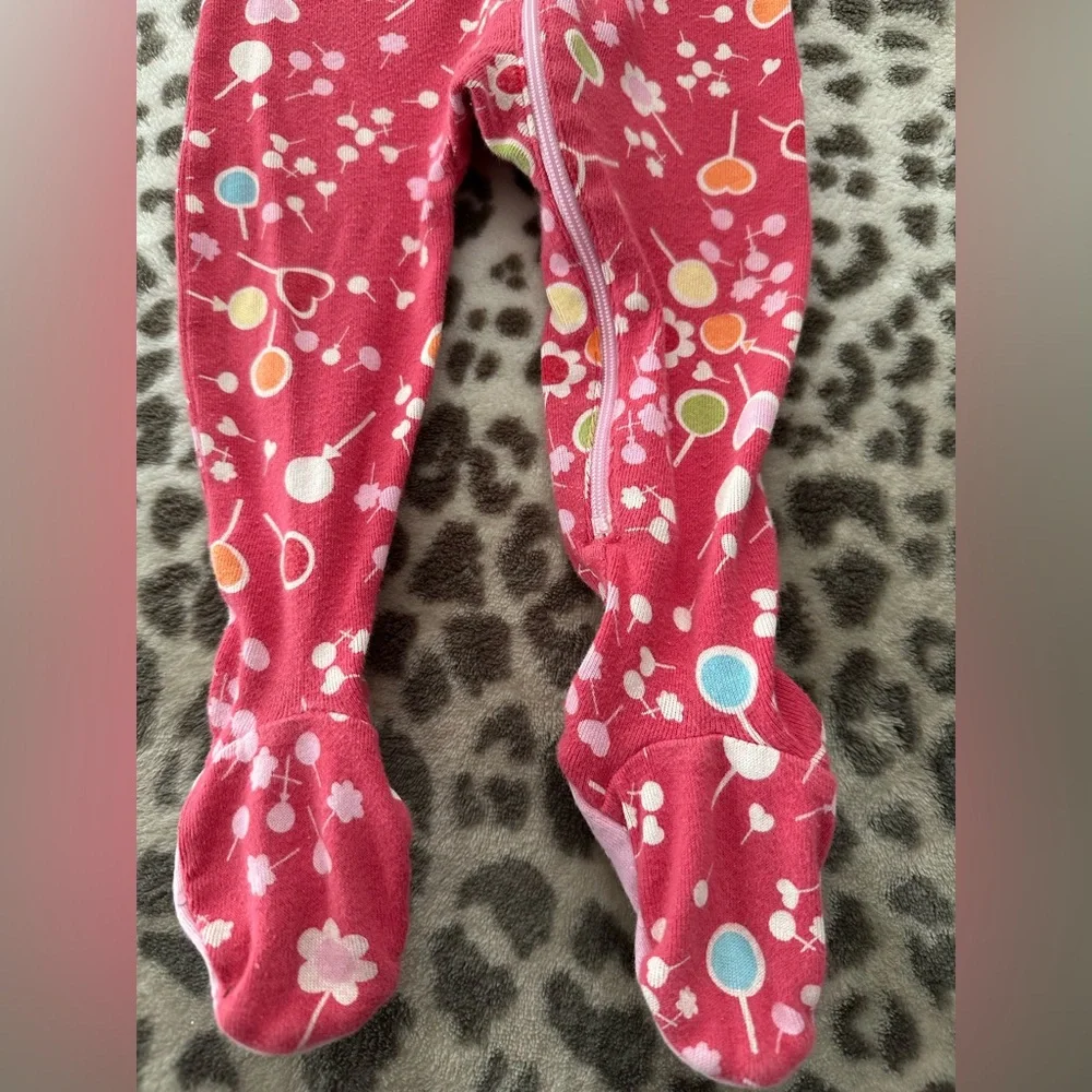 2007 babyGap Floral One Piece Footed Sleepwear in Pink Size 6-12 Months